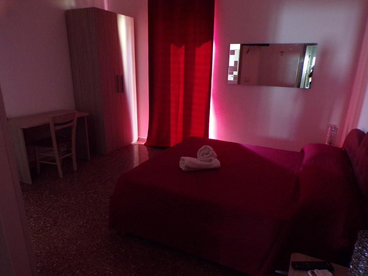Nuova Aurora Rent Rooms Roccalumera Luaran gambar