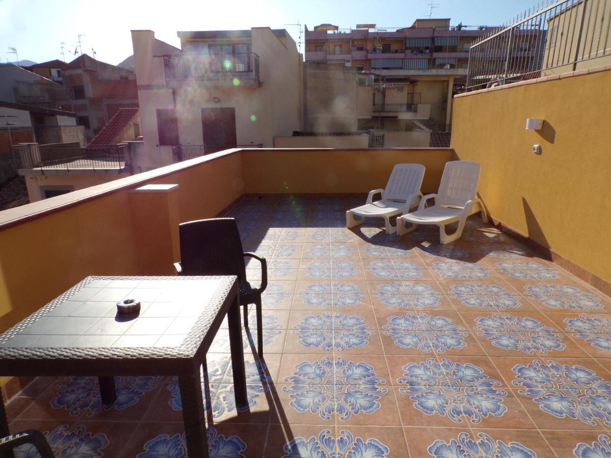 Nuova Aurora Rent Rooms Roccalumera Luaran gambar