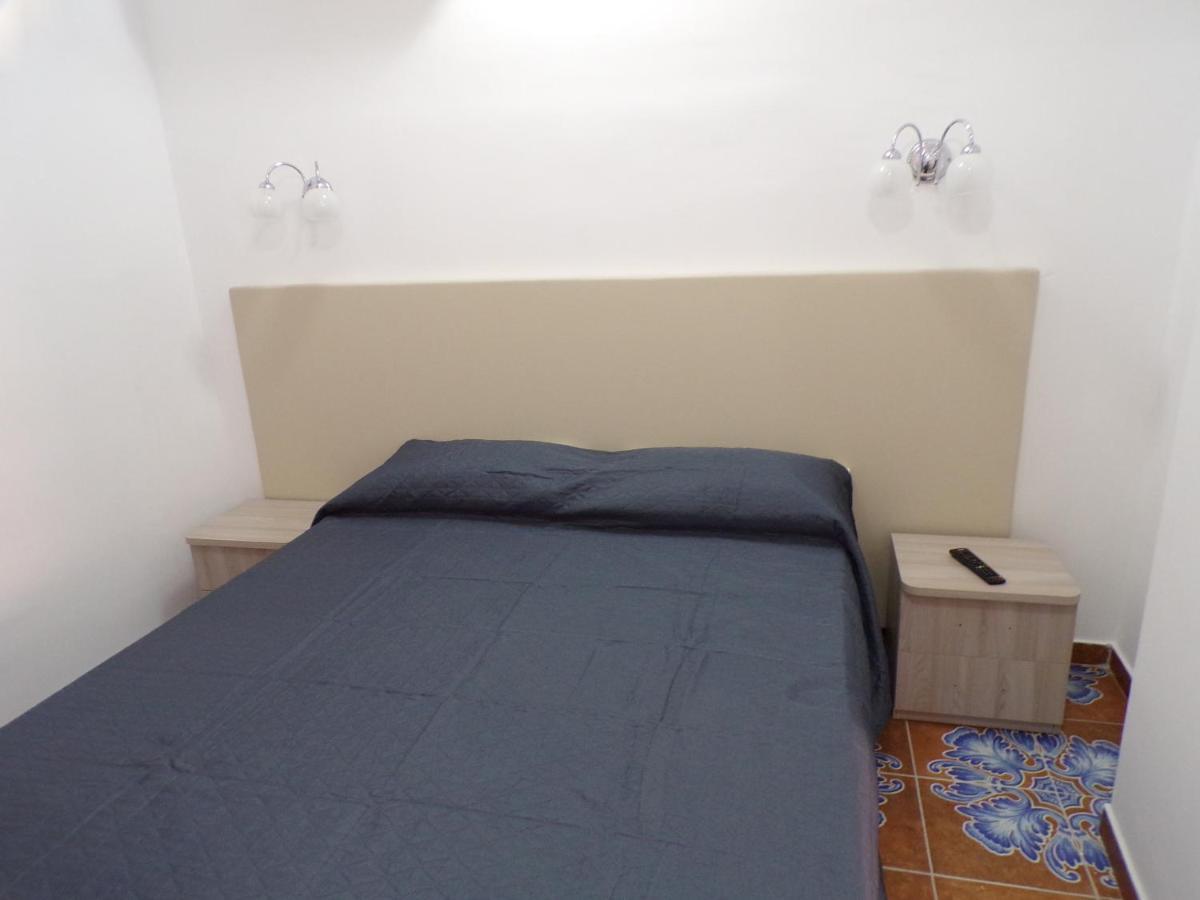 Nuova Aurora Rent Rooms Roccalumera Luaran gambar