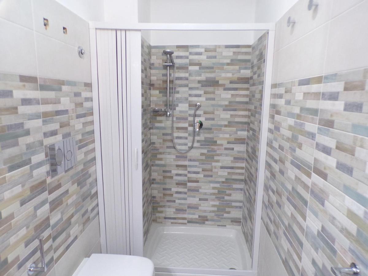 Nuova Aurora Rent Rooms Roccalumera Luaran gambar