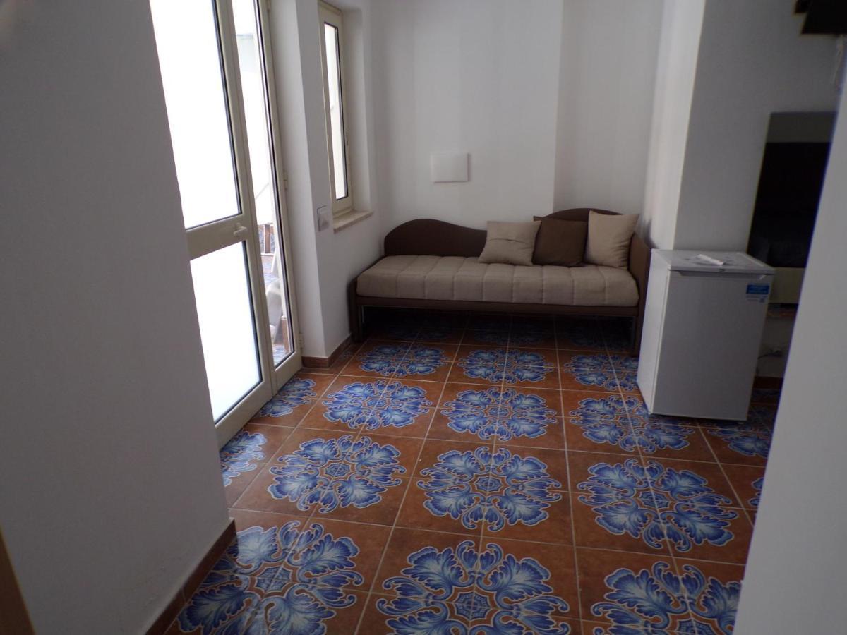 Nuova Aurora Rent Rooms Roccalumera Luaran gambar
