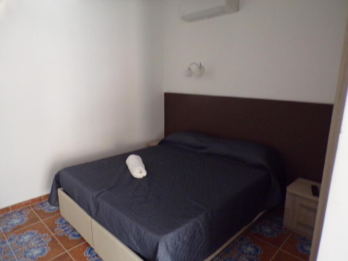 Nuova Aurora Rent Rooms Roccalumera Luaran gambar