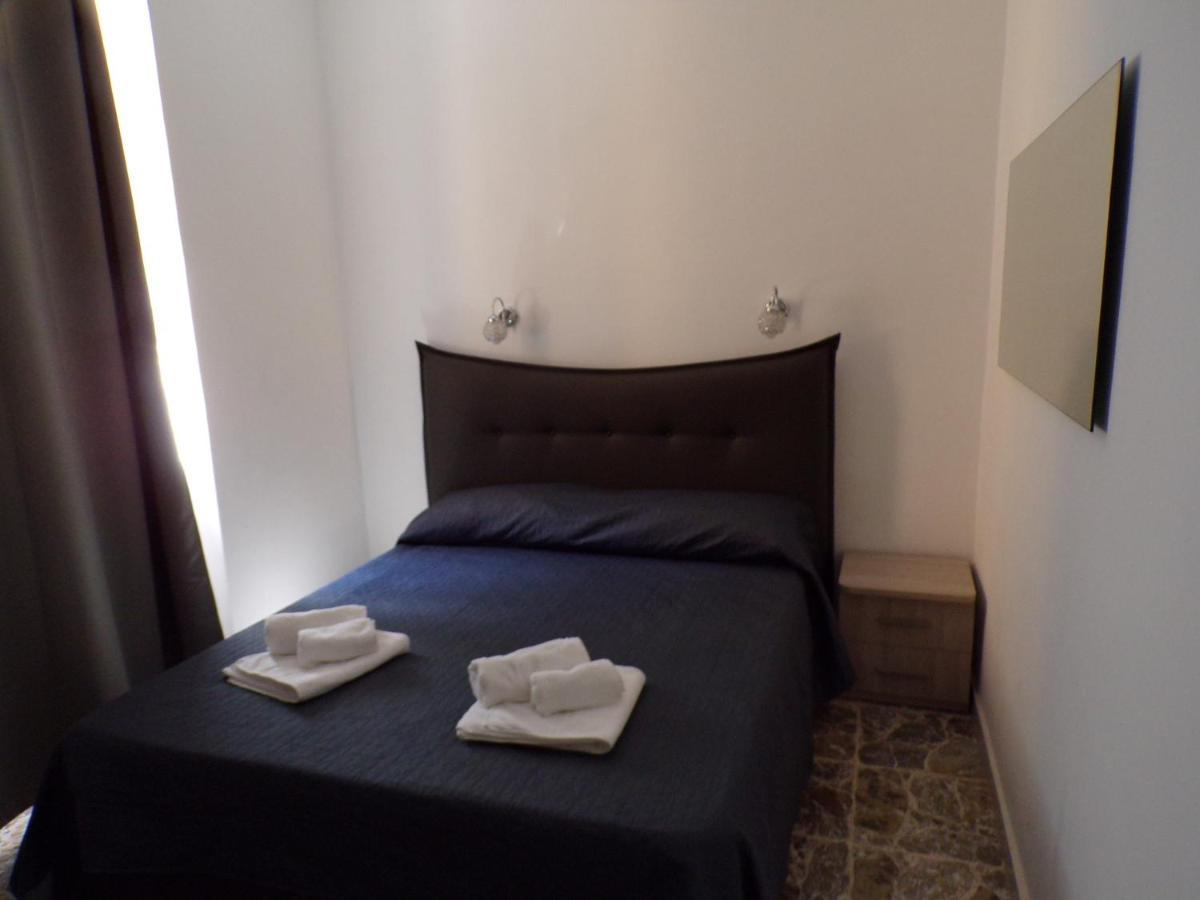 Nuova Aurora Rent Rooms Roccalumera Luaran gambar