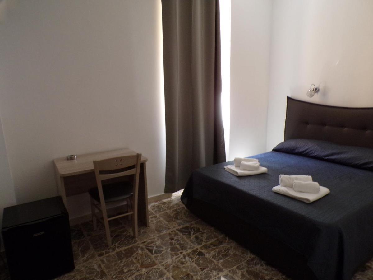 Nuova Aurora Rent Rooms Roccalumera Luaran gambar