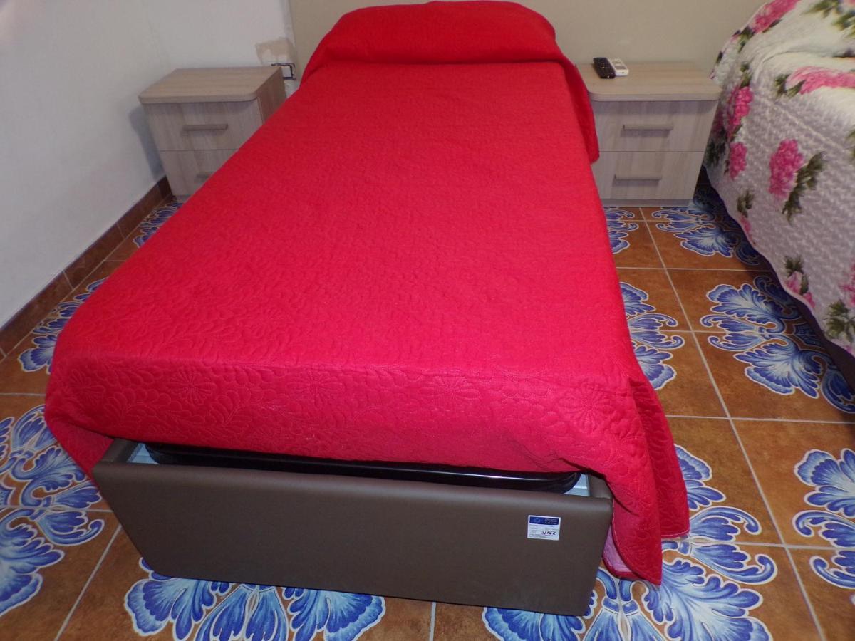 Nuova Aurora Rent Rooms Roccalumera Luaran gambar