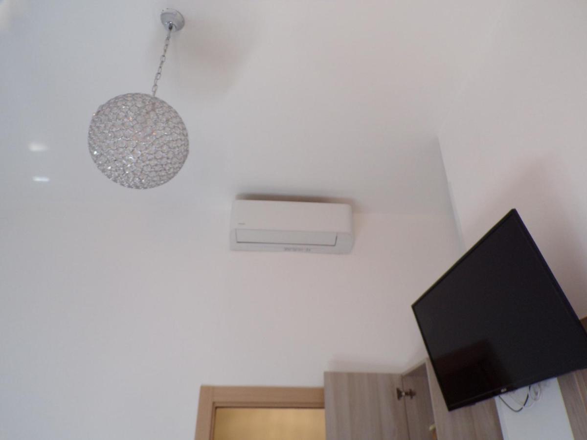 Nuova Aurora Rent Rooms Roccalumera Luaran gambar