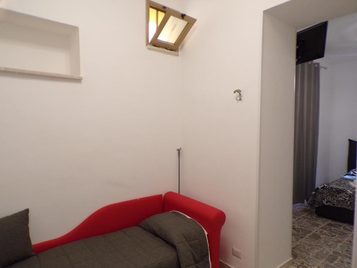 Nuova Aurora Rent Rooms Roccalumera Luaran gambar
